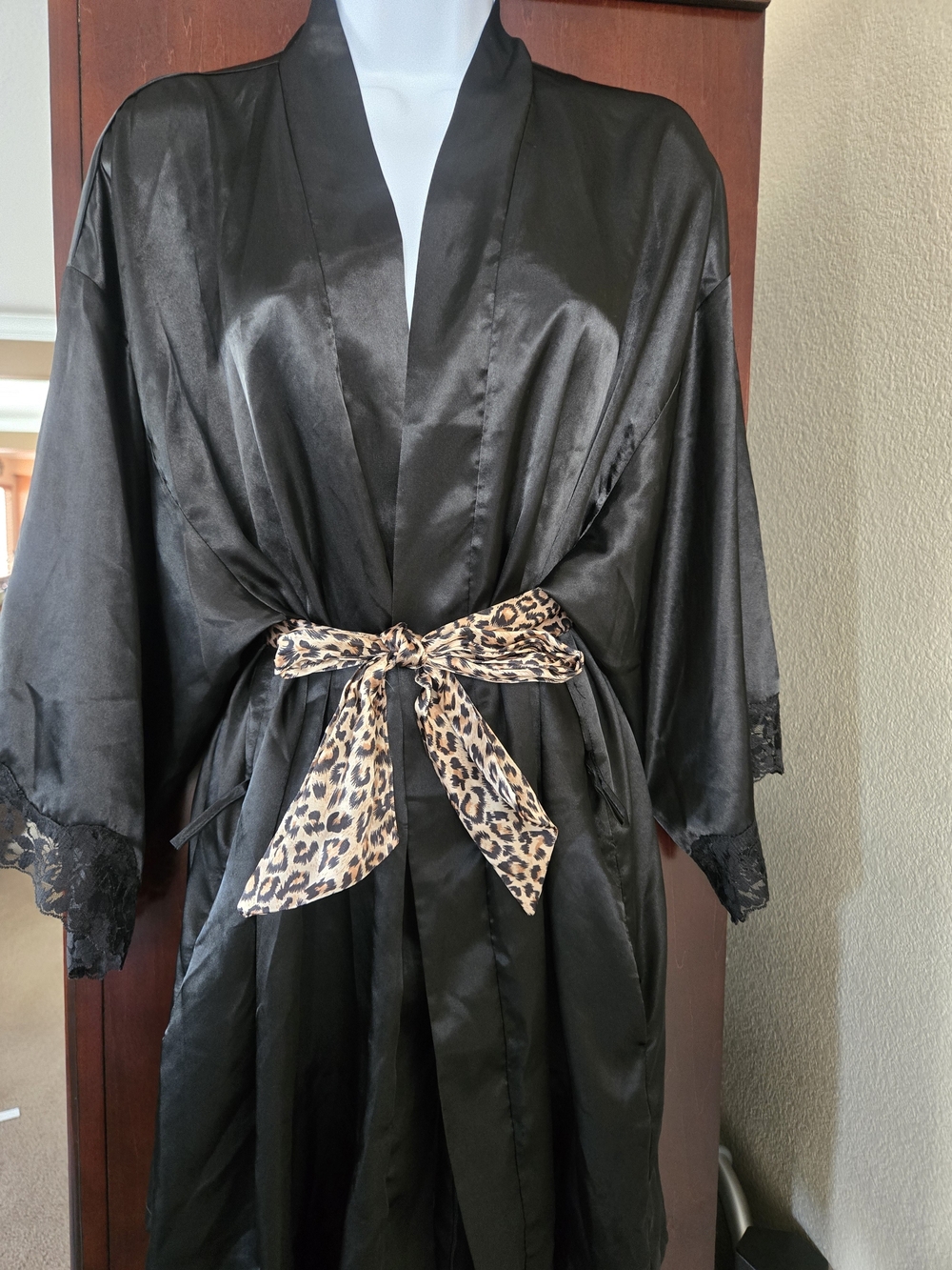 Torrid Black Satin Robe with Leopard Belt Size 00
